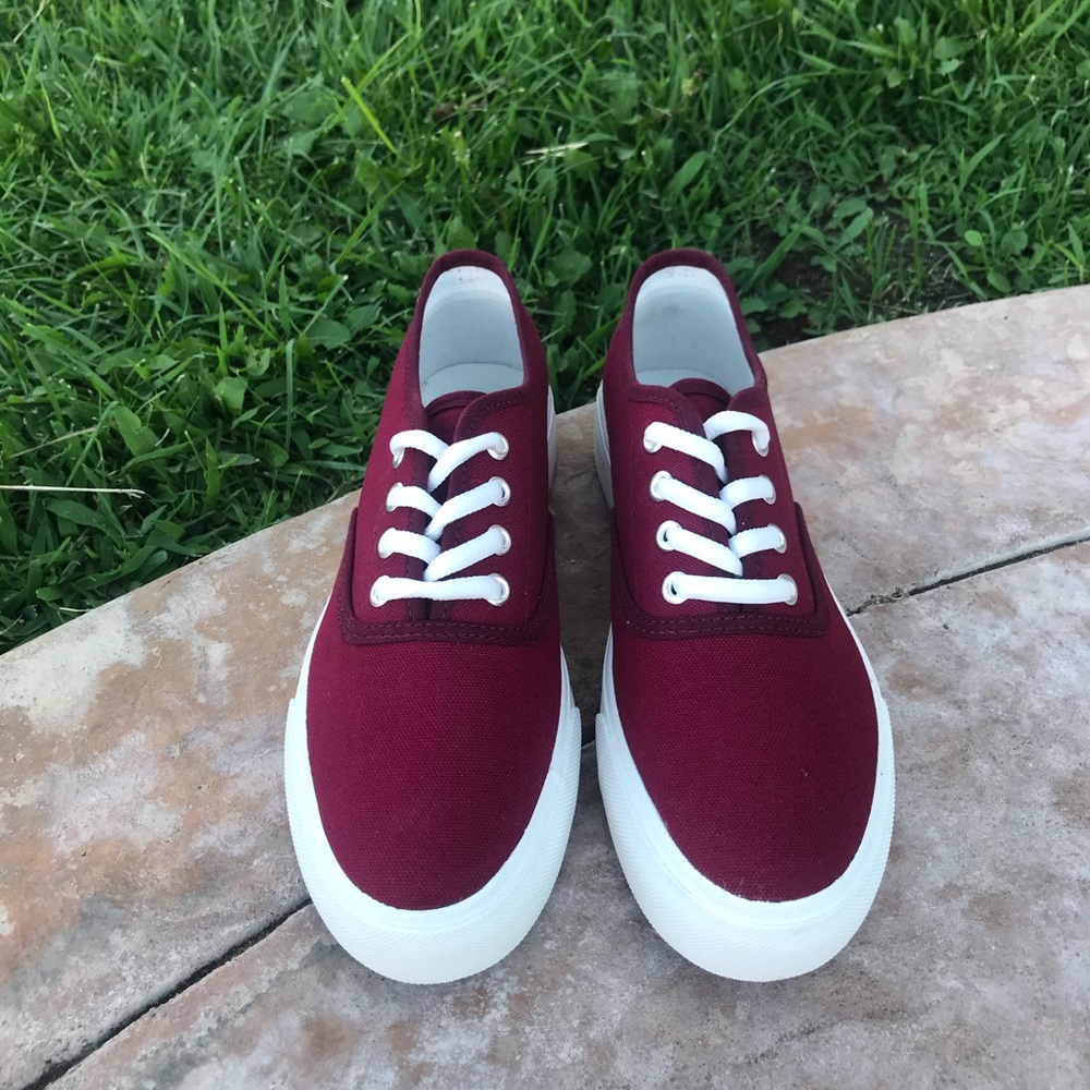 Burgundy classic lace up canvas sneakers✨ - Picture 7 of 8